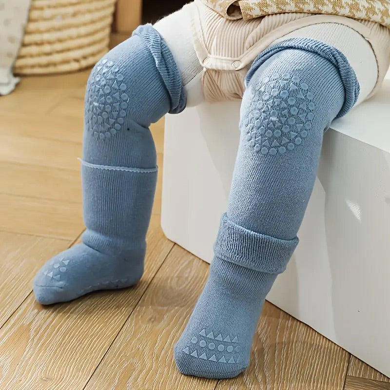 Grip Knee Pads &amp; Grip Socks Set