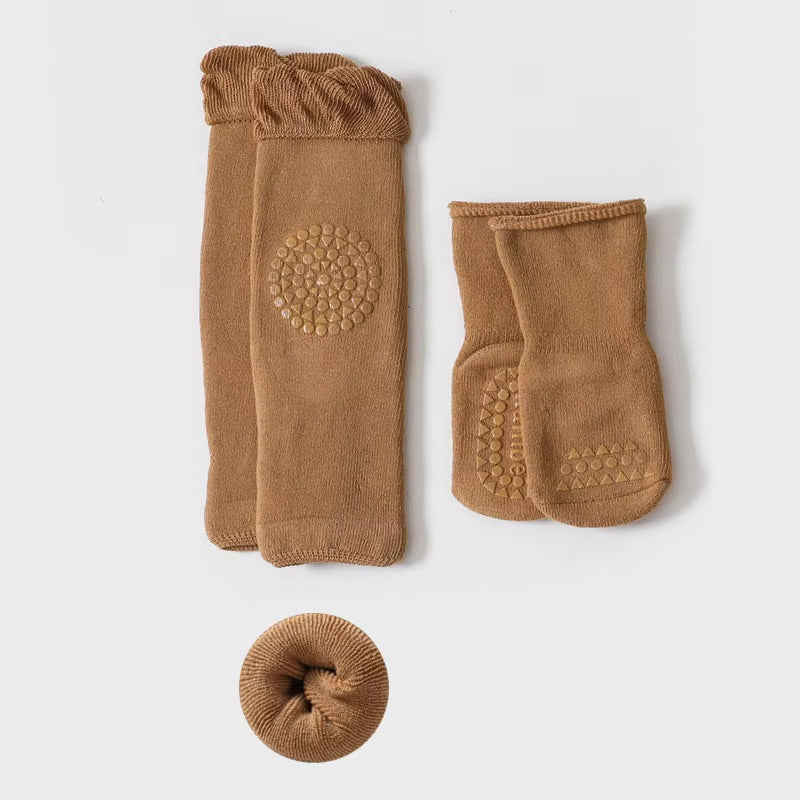 Grip Knee Pads &amp; Grip Socks Set