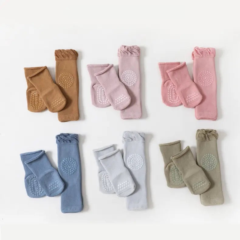 Grip Knee Pads &amp; Grip Socks Set