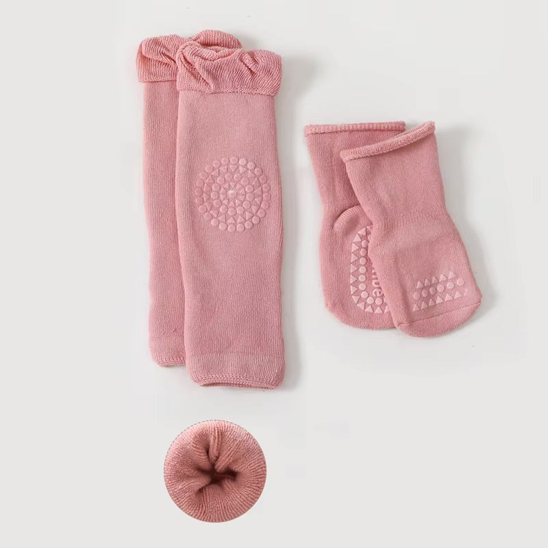 Grip Knee Pads &amp; Grip Socks Set